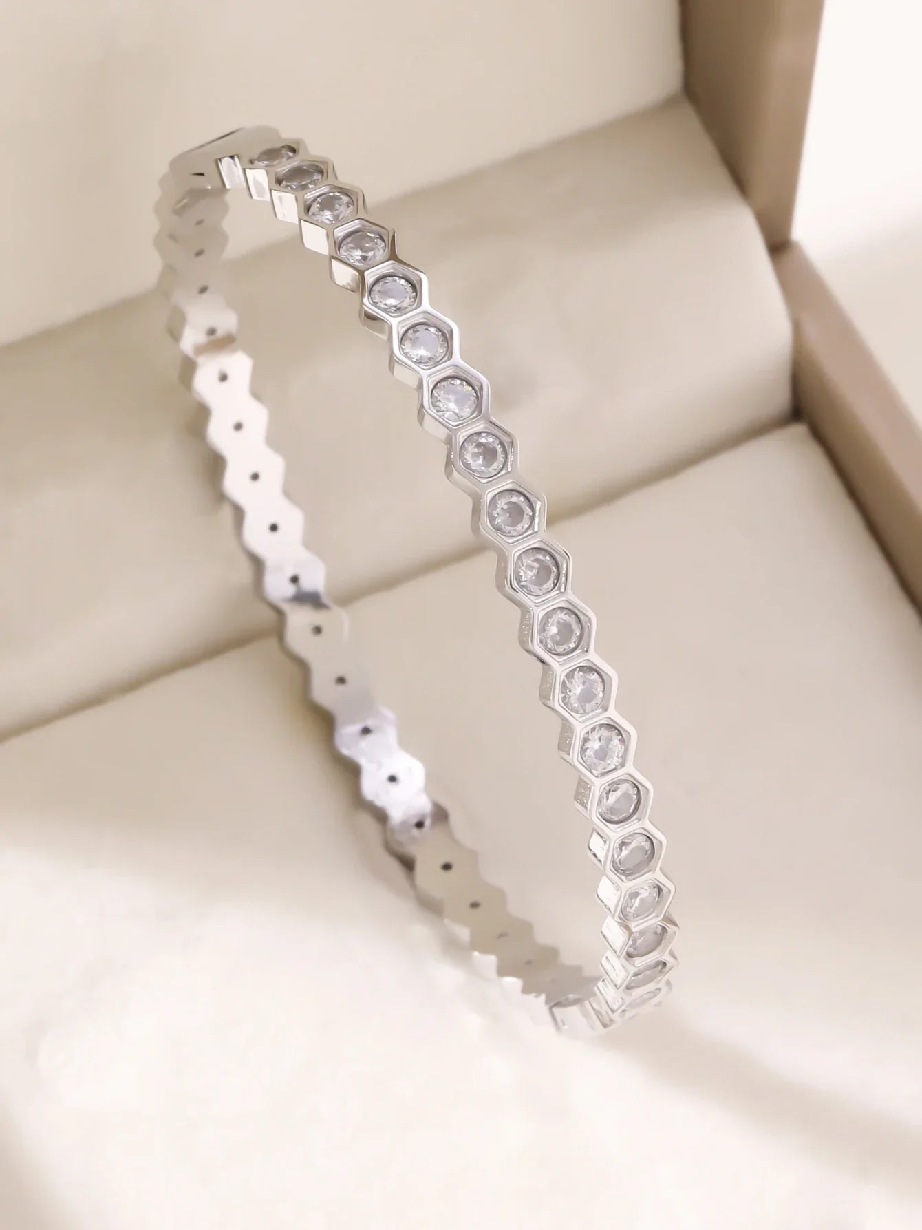 1pieces/set women's wedding jewelry party holiday Valentine's Day gift stainless steel bracelet plated with 18K gold bracelet Vera Lux