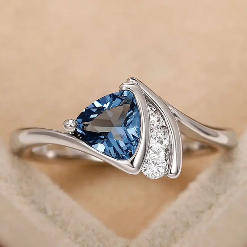 925 Sterling Silver Temperament Design Cubic Zircon Blue Triangle Rings for Women Engagement Wedding Rings Fashion Jewelry Vera Lux