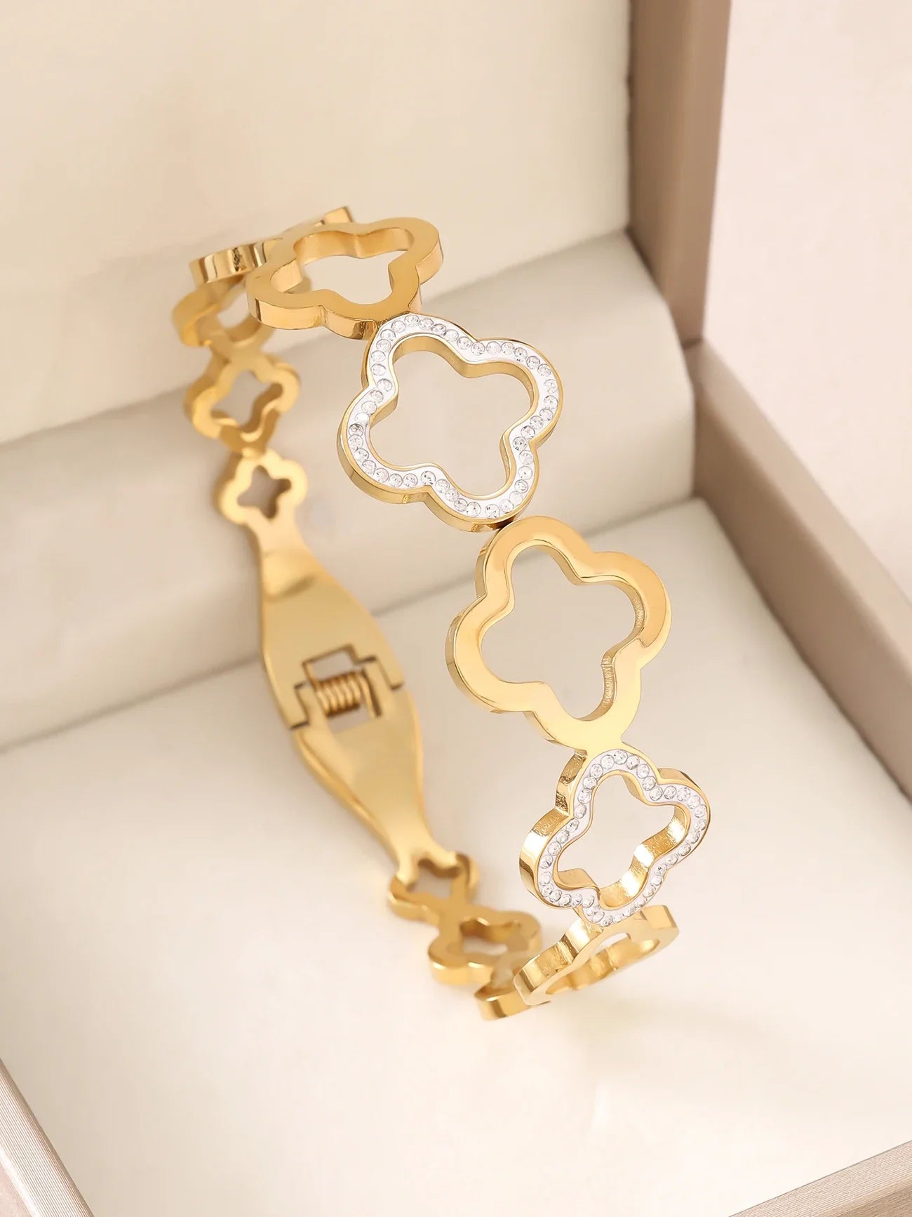 1PC 18K Gold Plated Stainless Steel Stackable Bracelet with Chain And Clover Design Fashion Accessory for Women Casual Wear Vera Lux