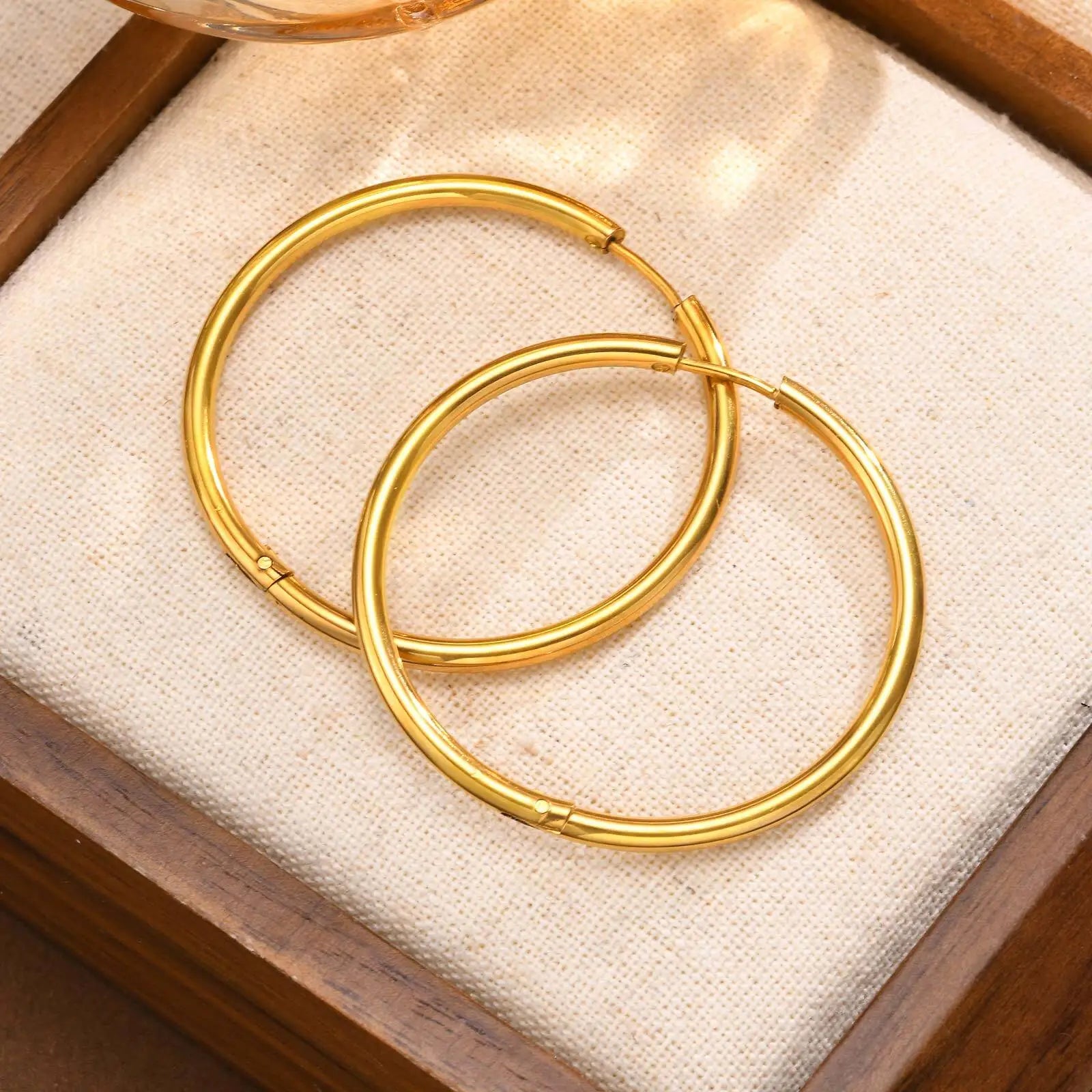 Minimalist Circle Hoop Earrings for Women, Simple Stainless Steel Round Huggies Earring Vera Lux