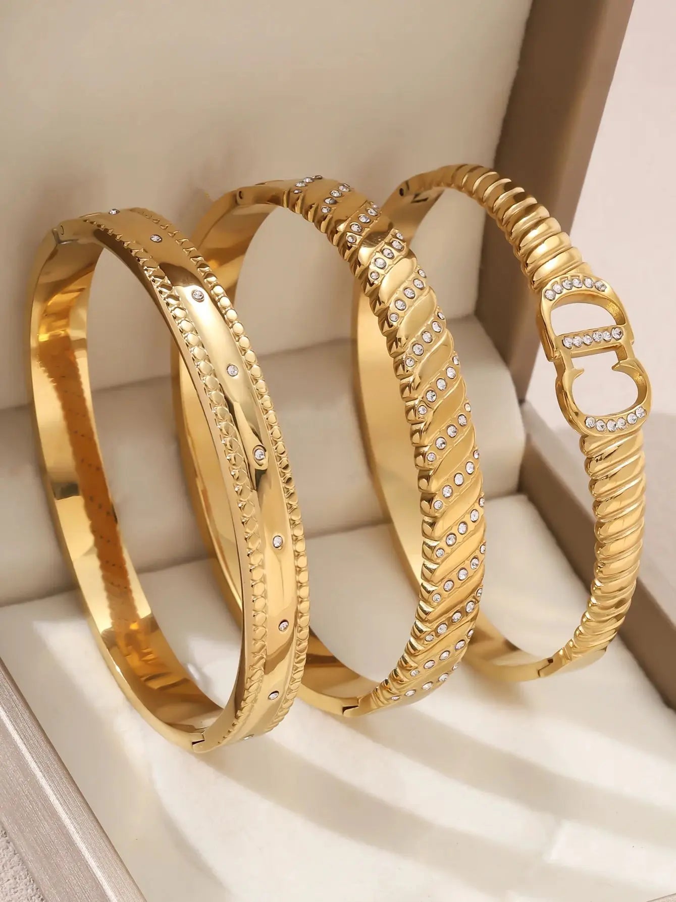 18K gold-plated stainless steel non fading gold bracelet - durable and fashionable jewelry accessory, suitable for holiday gifts Vera Lux