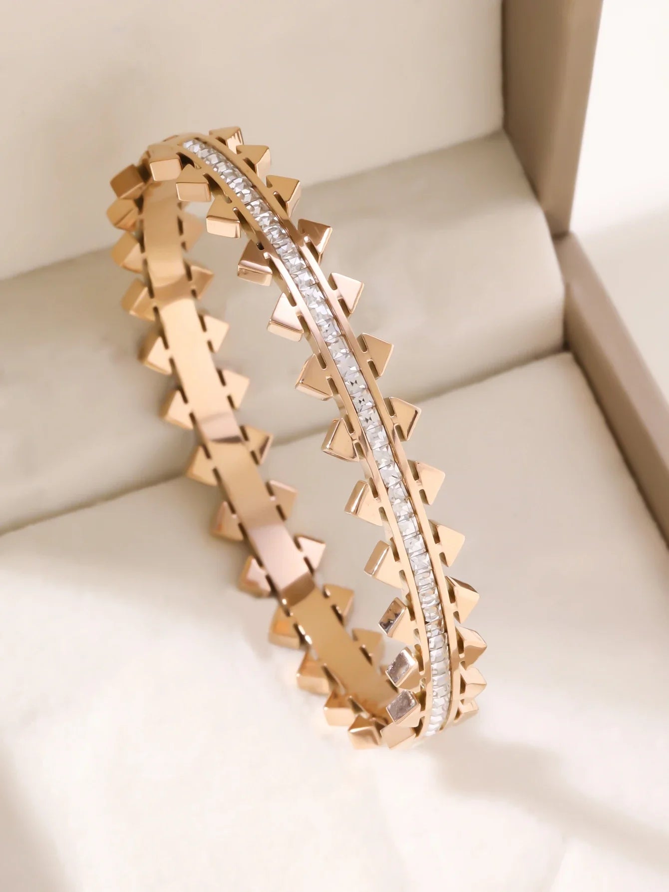 1pieces/set women's wedding jewelry party holiday Valentine's Day gift stainless steel bracelet plated with 18K gold bracelet Vera Lux