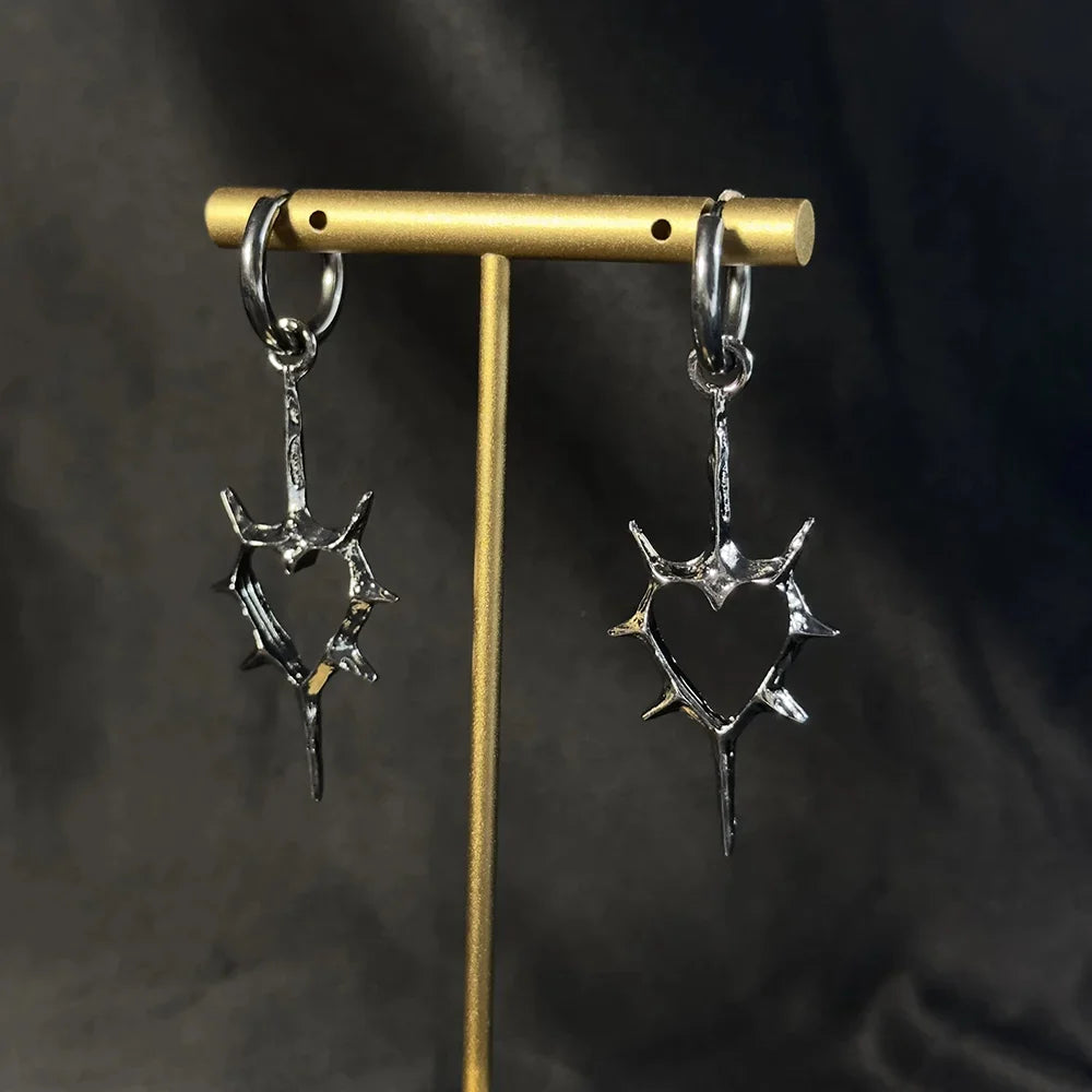 2pcs Punk Rock Hollow Thorns Love Heart Pendant Hoop Earrings for Women Men, Lover Fashion Cool Rivets Spike Earings Jewelry Vera Lux