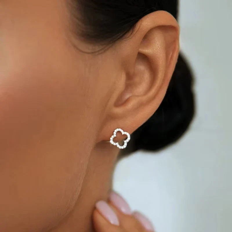 New Fashion Leaf Hollow Zircon Stud Earrings for Women Elegant Niche Triple Flower Earrings Party Jewelry Gift Vera Lux