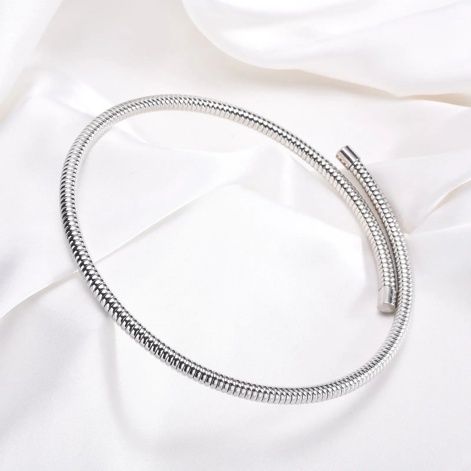 Women Torques Necklace, Adjustable Open Choker Snake Collar Stretch Statement Jewelry Vera Lux