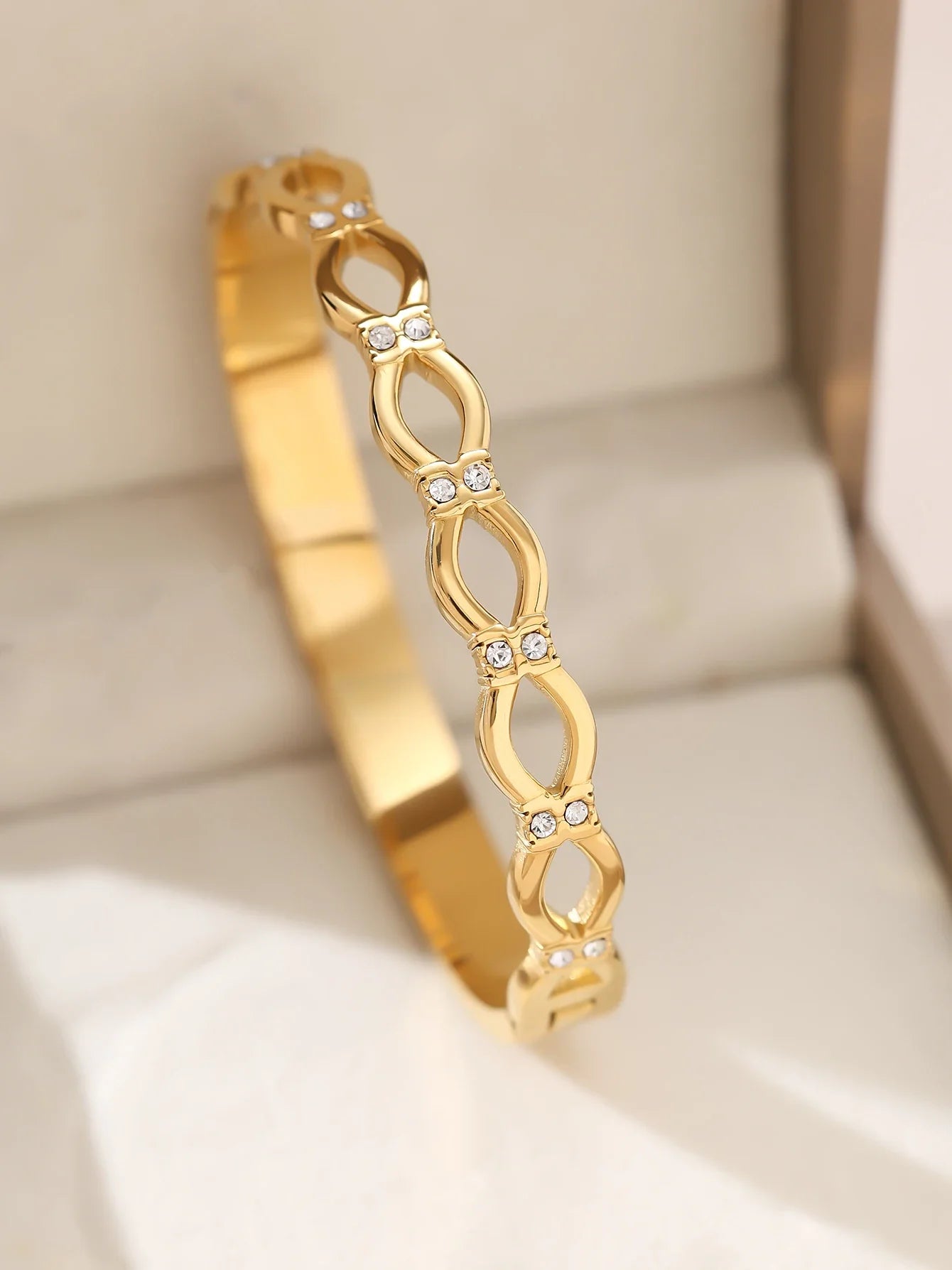 1pieces/set women's wedding jewelry party holiday Valentine's Day gift stainless steel bracelet plated with 18K gold bracelet Vera Lux