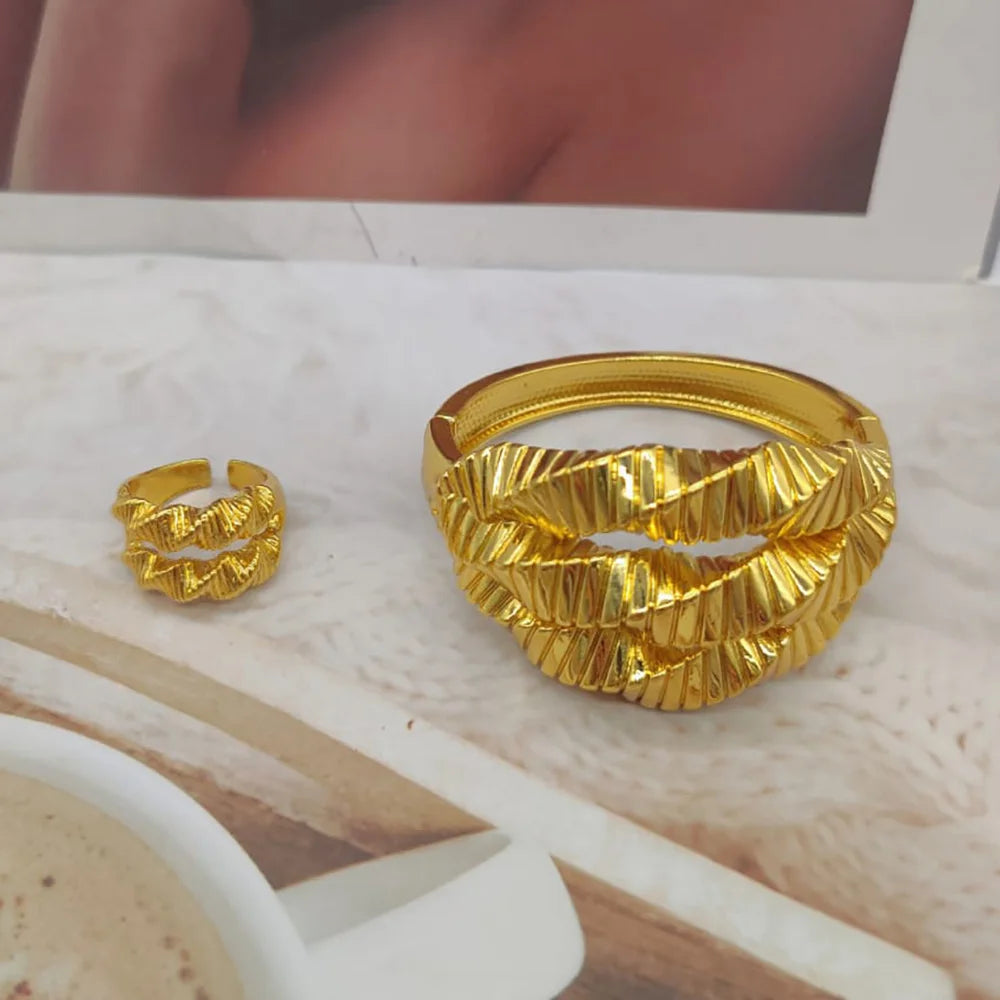 Trend Gold Color Jewelry Set for Women Cuff Bangle and Finger Ring Hollow Out Design Hand Bracelet Cocktail Ring Set Jewelry Set Vera Lux