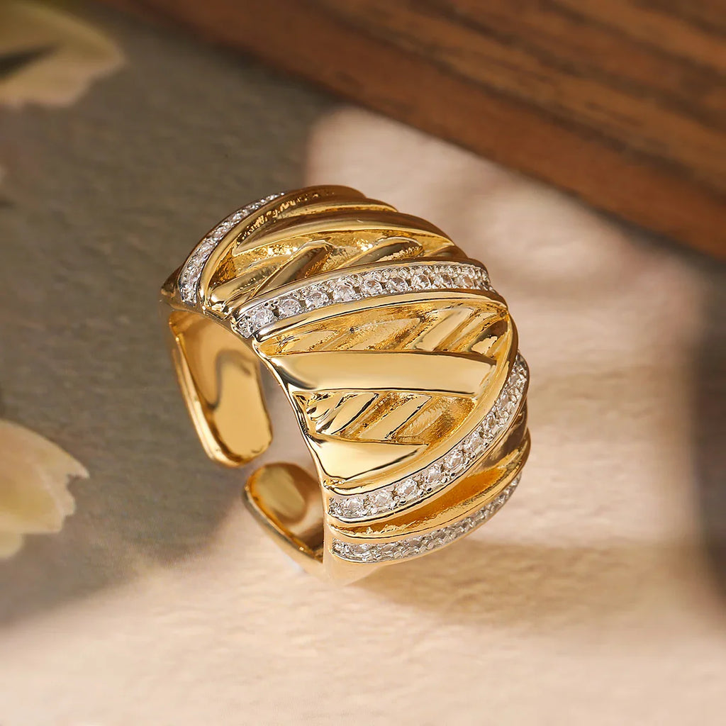NEWBUY Luxury AAA Cubic Zirconia Pave Setting Copper Wedding Jewelry Delicate Geometric Open Rings For Elegant Women Vera Lux