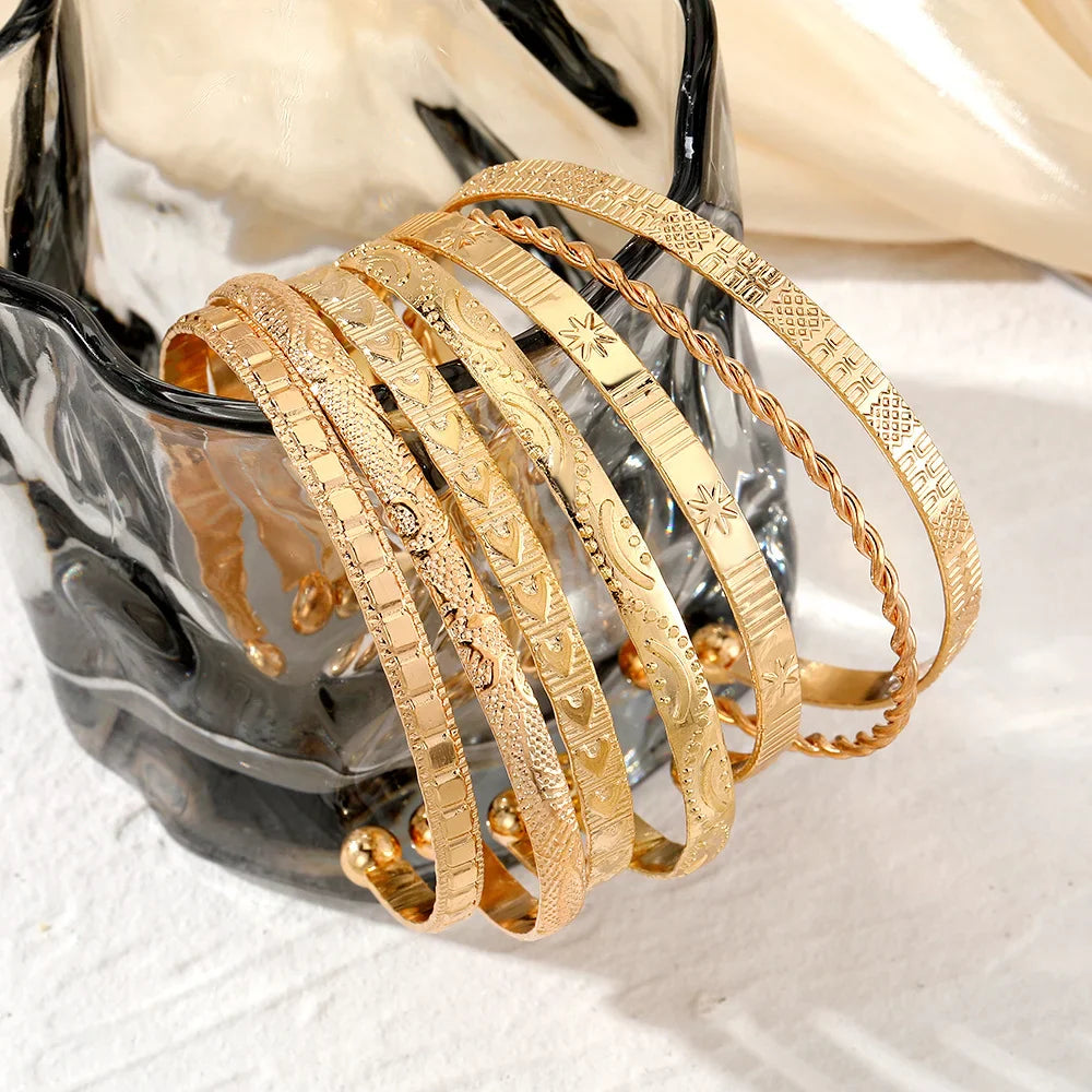 7 Pcs/Set Punk Gold Color Bracelets for Women Streetwear Goth Heart Prints Metal Design Open Bangle Fashion Jewelry Gifts 2024 Vera Lux