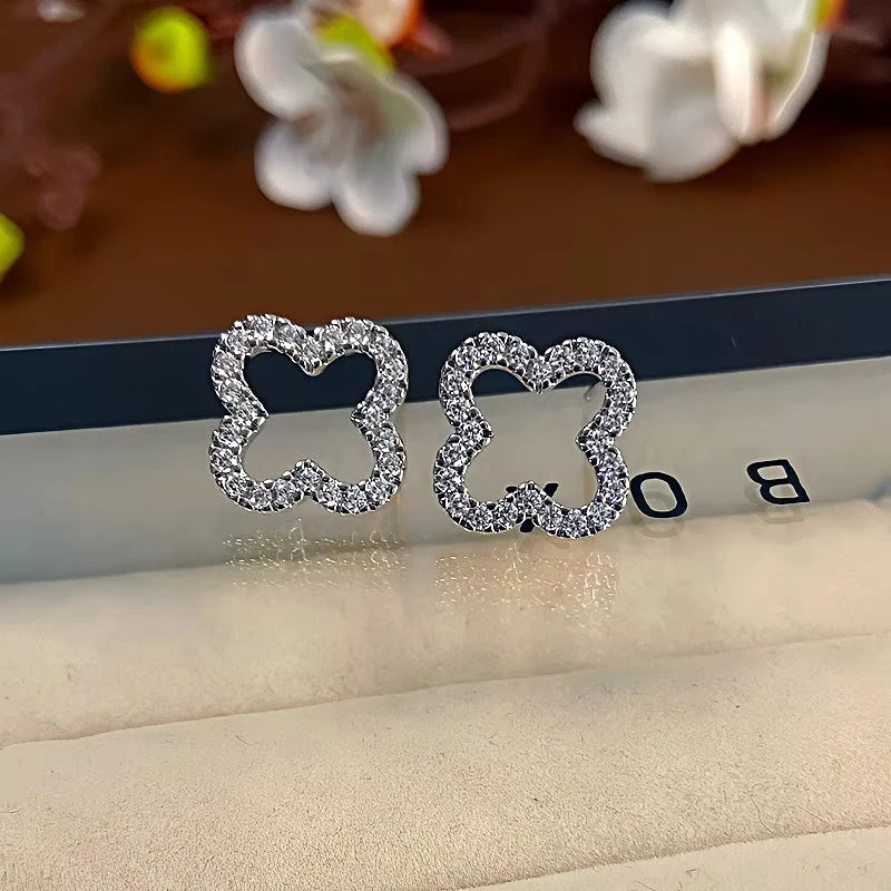 New Fashion Leaf Hollow Zircon Stud Earrings for Women Elegant Niche Triple Flower Earrings Party Jewelry Gift Vera Lux