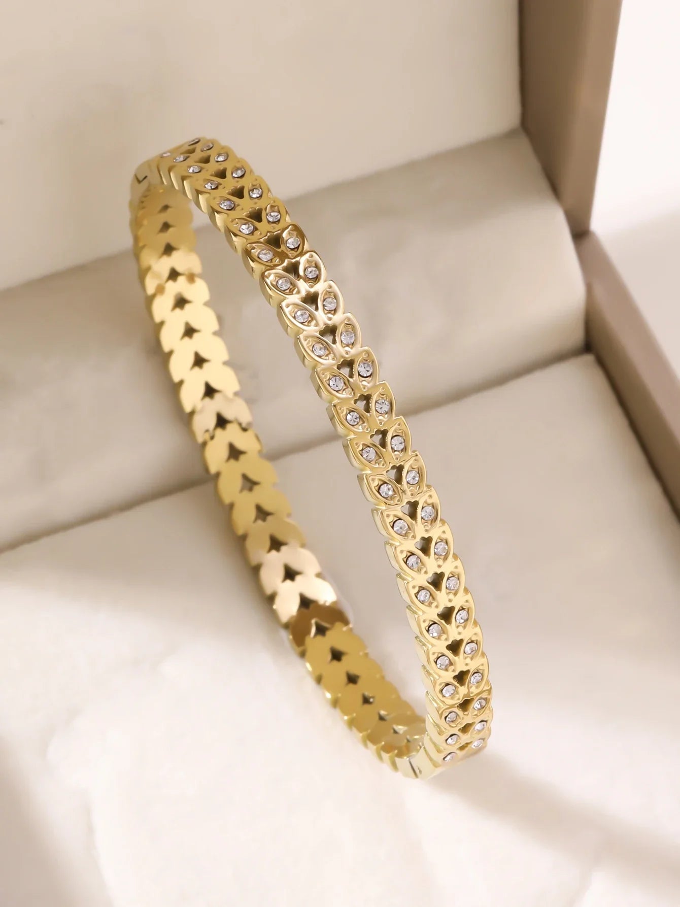 1pieces/set women's wedding jewelry party holiday Valentine's Day gift stainless steel bracelet plated with 18K gold bracelet Vera Lux