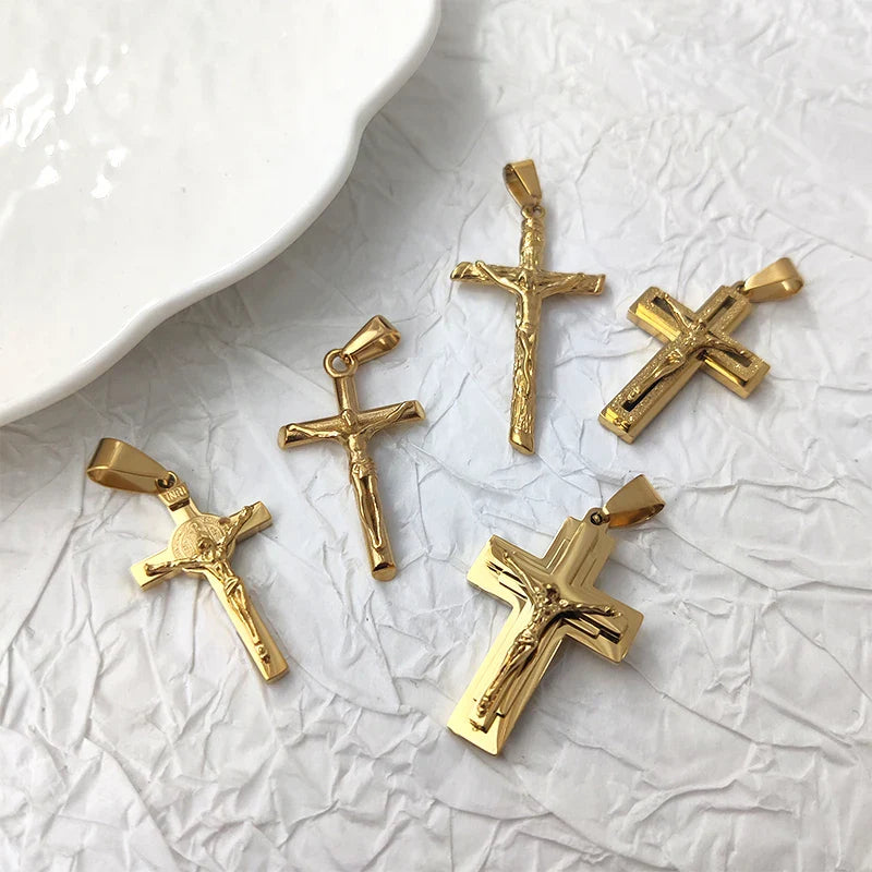 New Design 18K Gold Plated Waterproof Stainless Steel Jesus Cross Pendant For Men Religious Charms Vera Lux
