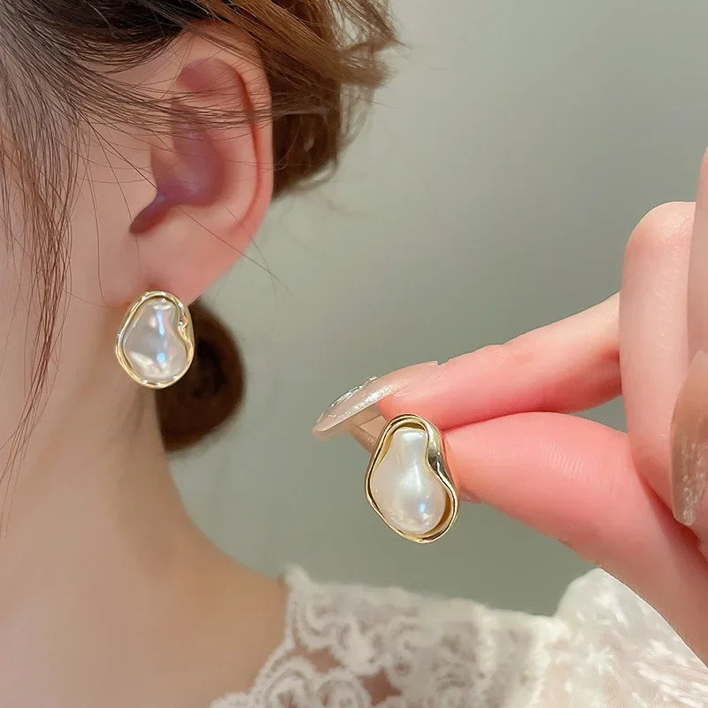 Irregular Baroque Pleated Imitation Pearl Stud Earrings For Women French Retro Temperament Earrings Gentle Jewelry Accessories Vera Lux