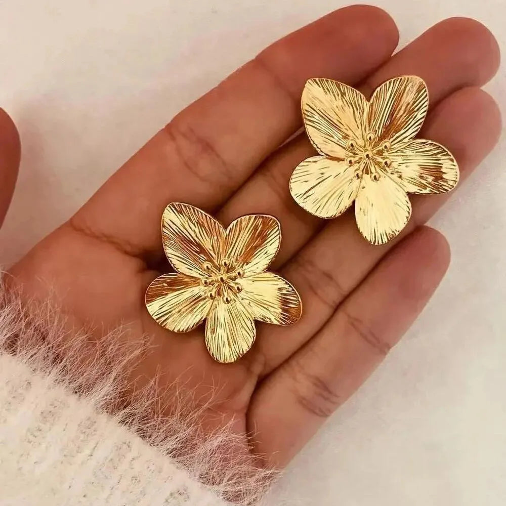 2PC Women's Fashion Trendy Stainless Steel Flower Earrings Outdoor Travel Carnival Party Festival Dressing Gifts Vera Lux