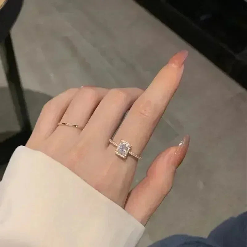 Hot Sales Fashion Retro Zircon Ring Simple Gold Color Acrylic Crystal Ring for Women Trendy Jewelry Accessories Adjustable Ring Femstylo