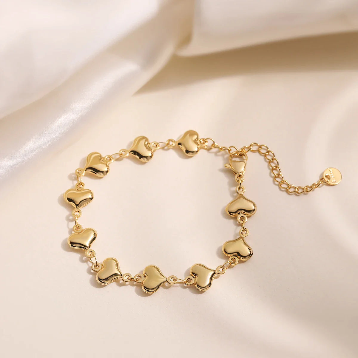 NEWBUY Wholesale Non-Fading Gold Color 316L Stainless Steel Heart Charm Bracelet For Women Casual Daily Jewelry Vera Lux