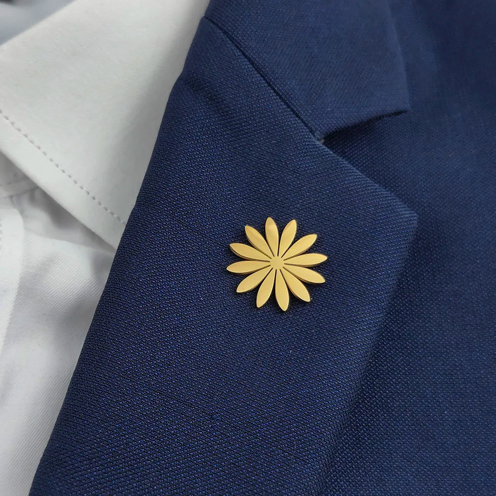 New sunflower men's lapel pin, 316L stainless steel gold-plated badge, black brooch for suit accessories, gift for father Vera Lux