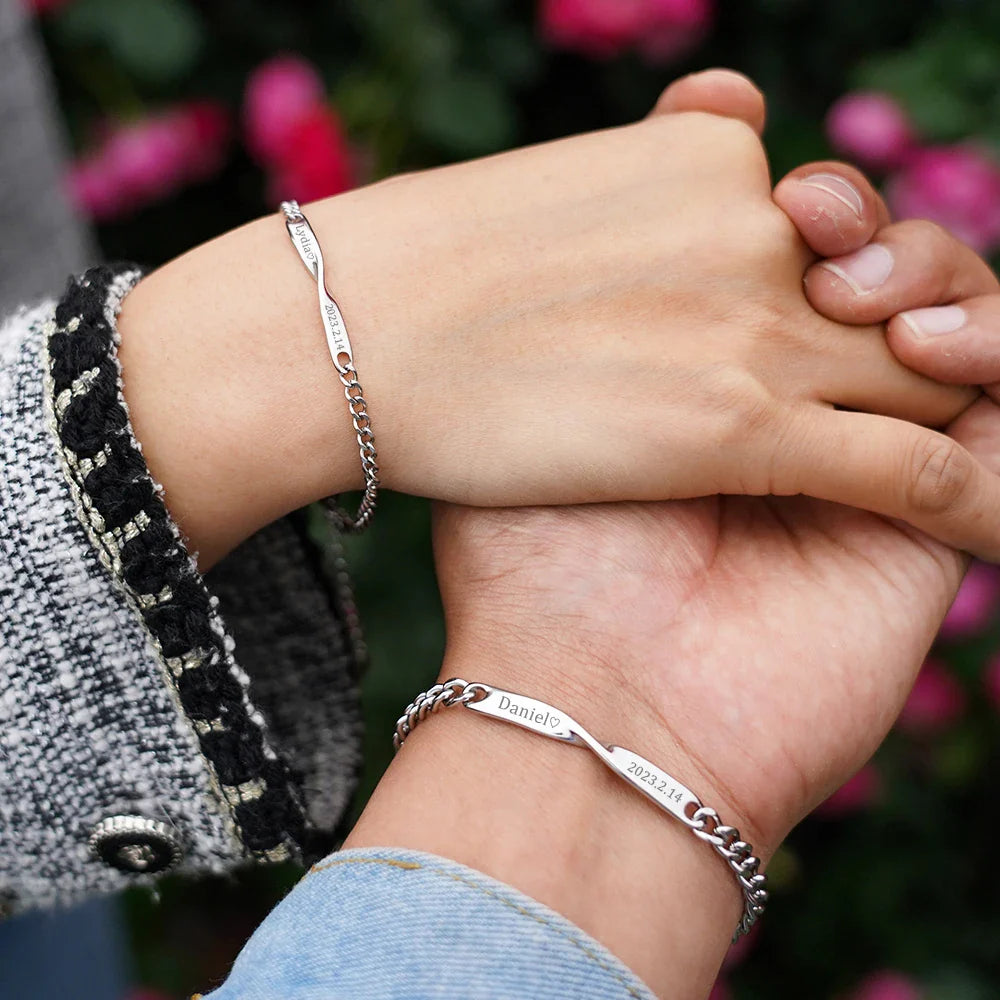 2pcs/set Titanium Steel Manufactured Mobius Couple Bracelet Customized Name Date Carved Bracelet Male and Female Jewelry Gifts Vera Lux