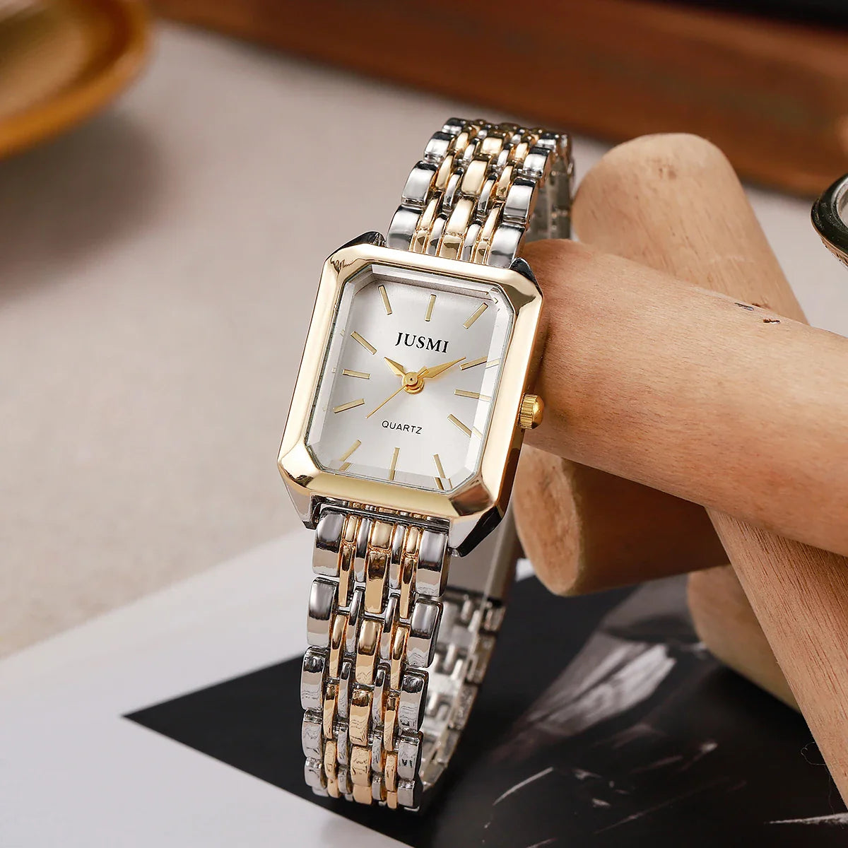 New Fashionable Simple Explosive Square Bar Scale Dial Steel Strip Quartz Watch Vera Lux