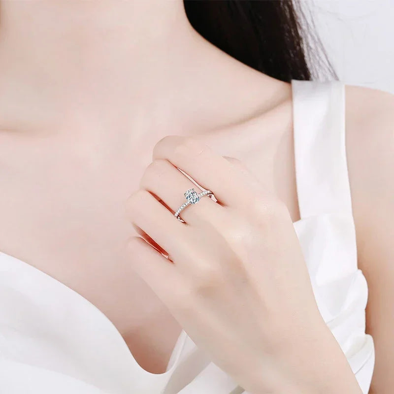 NeeTim 1ct 2ct Oval Cut Moissanite Ring for Women 925 Sterling Silver with Gold Plated Lab Diamond Rings Bands Fine Jewelry Gift Vera Lux