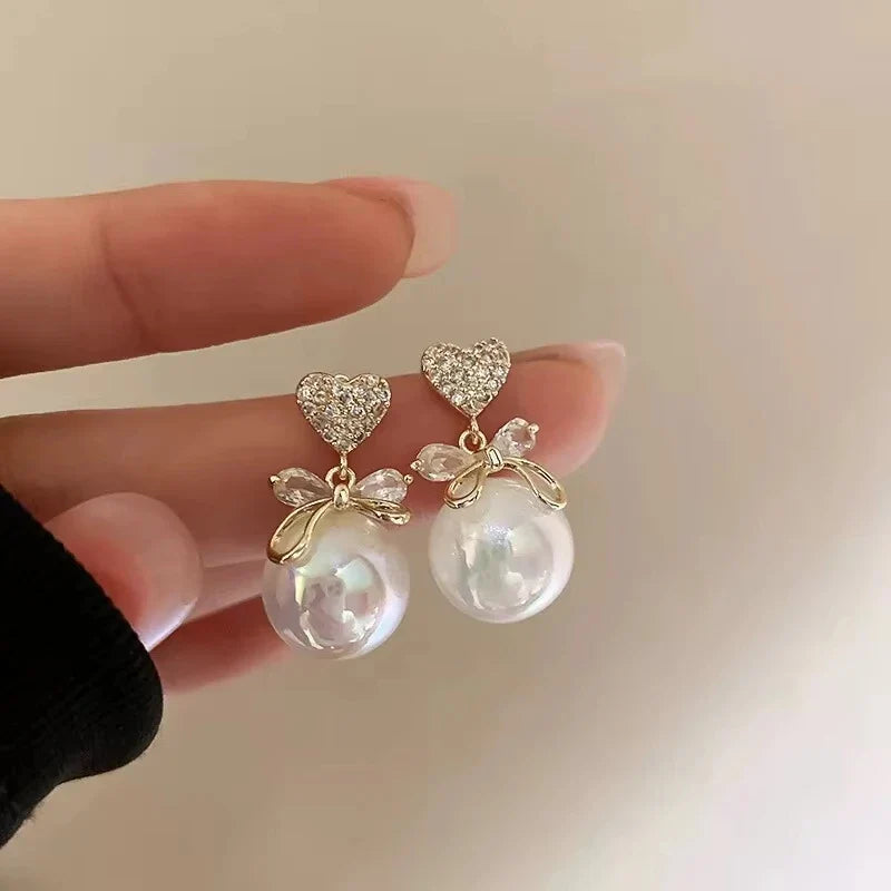 Korean Vintage Imitate Pearl Crystal Earrings for Women Jewelry High-class Luxury Zircon Flower Butterfly Leaf Stud Earrings Vera Lux