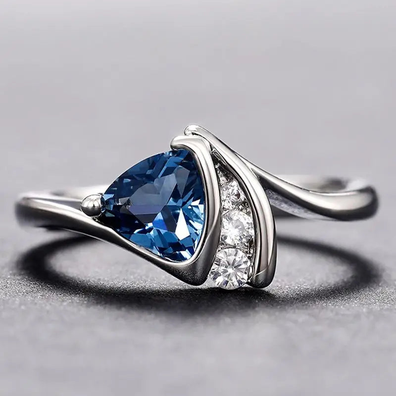 925 Sterling Silver Temperament Design Cubic Zircon Blue Triangle Rings for Women Engagement Wedding Rings Fashion Jewelry Vera Lux
