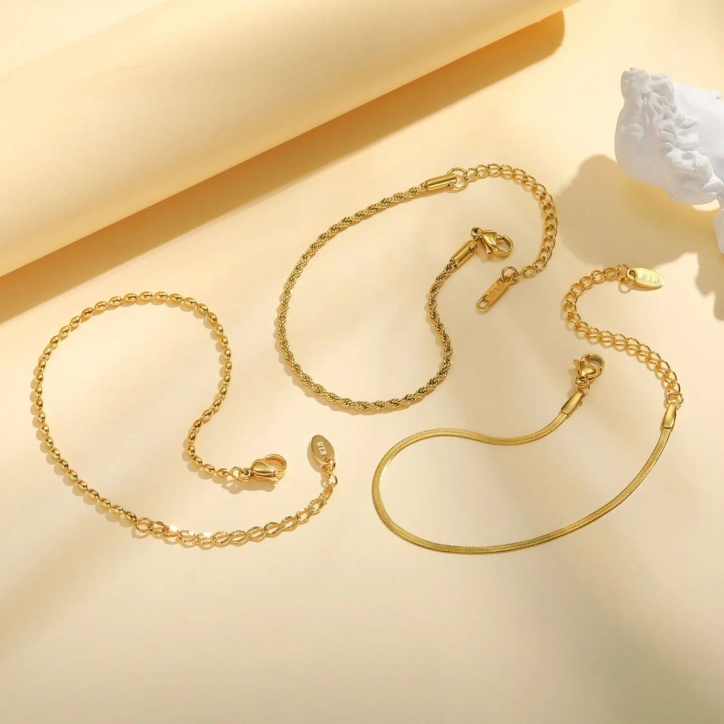 Thin Link Women Bracelet, Stainless Steel 18K Gold Plated Wrist Chain Waterproof Resistant Jewelry Vera Lux