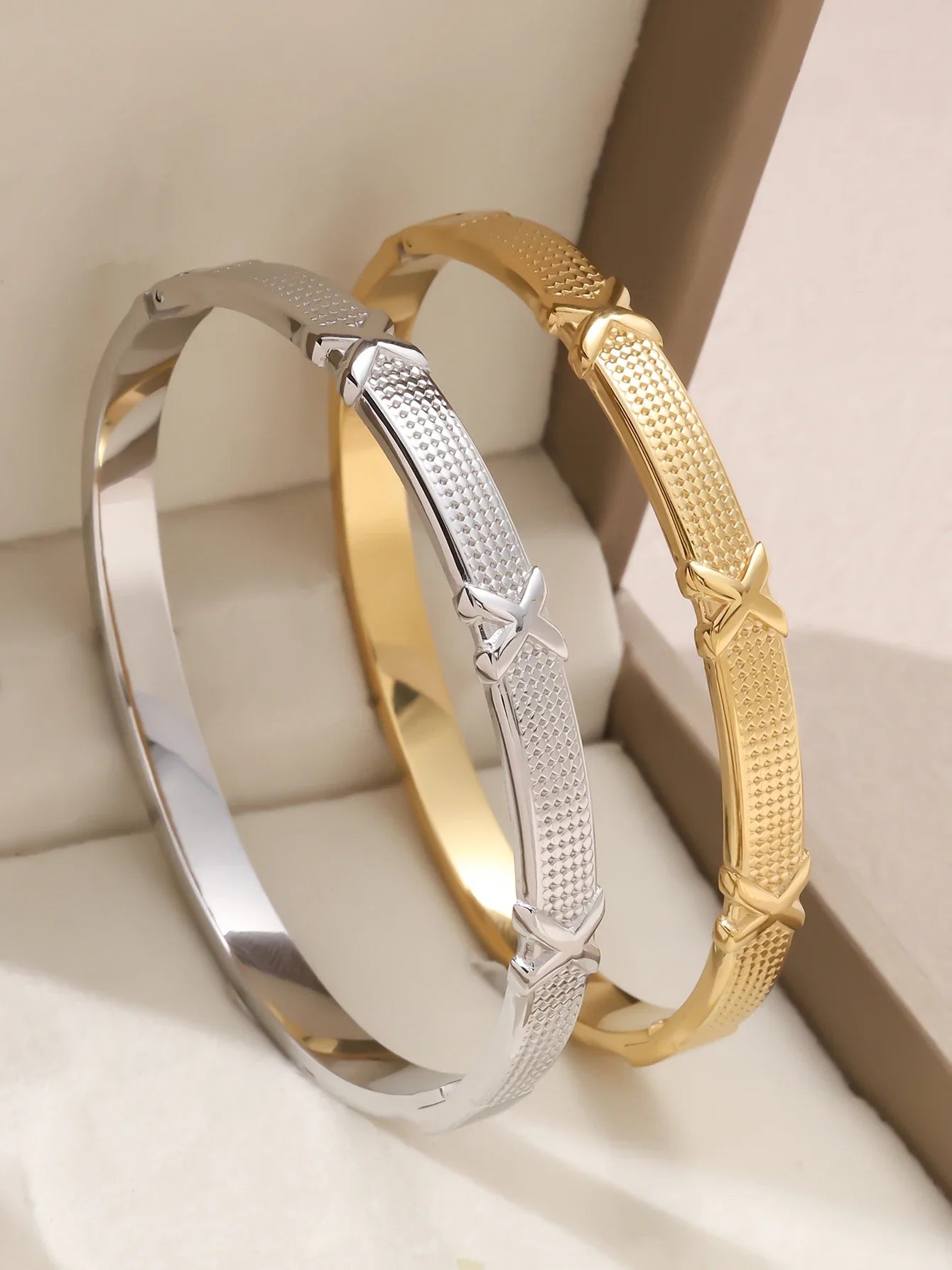 1pieces/set women's wedding jewelry party holiday Valentine's Day gift stainless steel bracelet plated with 18K gold bracelet Vera Lux