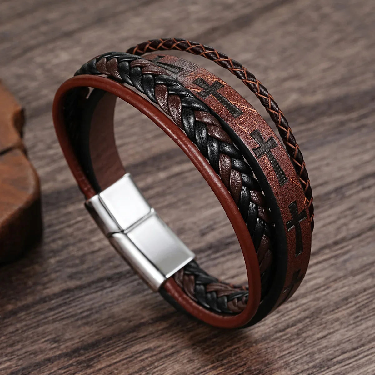 Fashion Cross Leather Rope Bracelet for Men Vintage Woven Leather Bracelet Punk Metal Magnet Buckle Personality Bracelet Jewelry Vera Lux