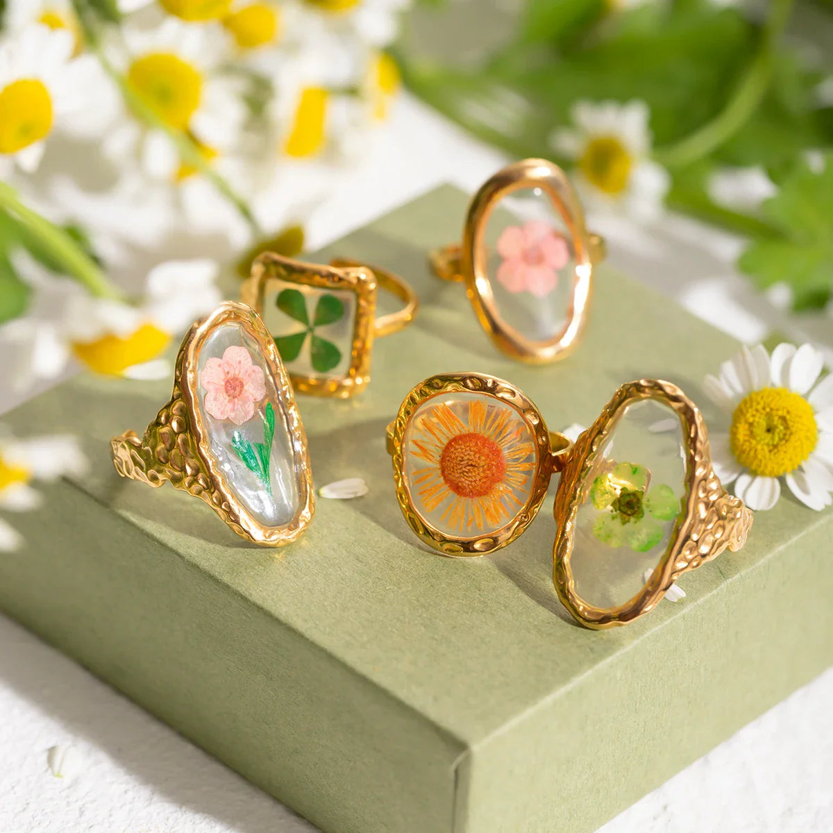 Light Cozy 18k Gold Plated Minimalist Polygonal Dry Flower Opening Ring Women Personalized Stainless Steel Statement Jewelry Vera Lux