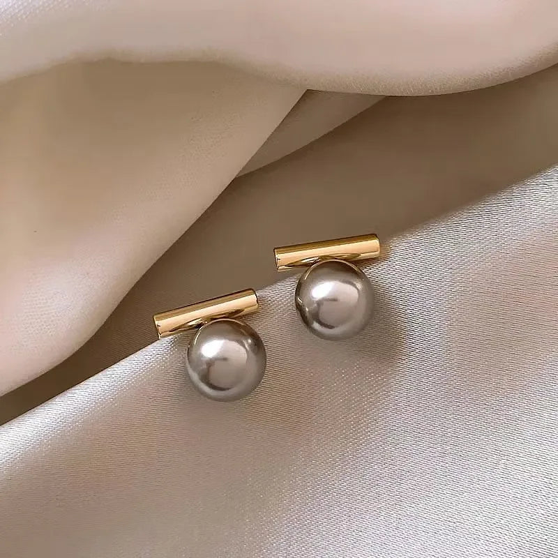 One Character Pearl Personalized Earrings Niche Simple Versatile Earrings Fashionable Temperament High-end Earrings for Women Vera Lux