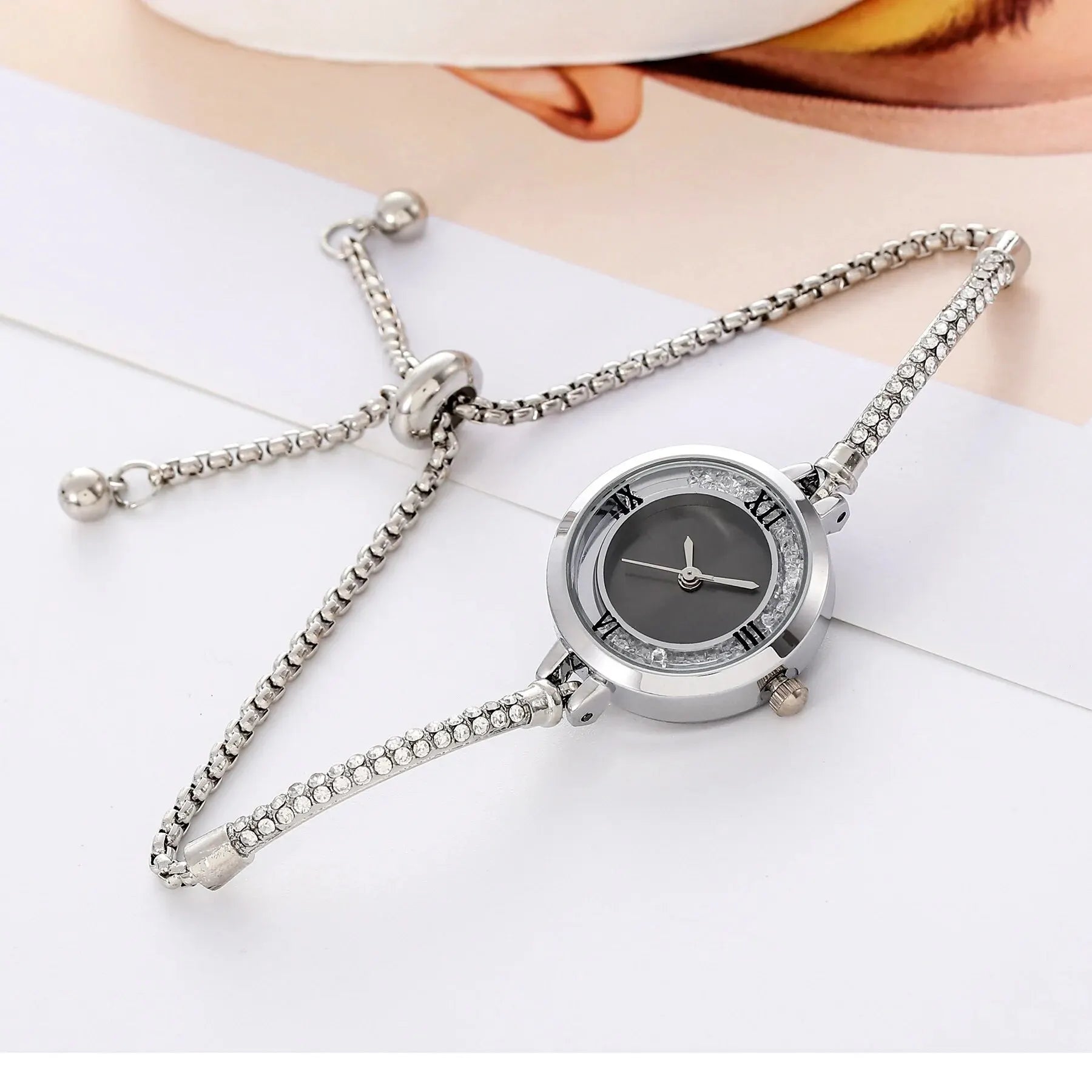 2024 Fashion Women's Wristwatch Gold Bracelet Small Dial Elegant Watch New Cute Women Steel Bracelet Watch Quartz Wristwatch Vera Lux