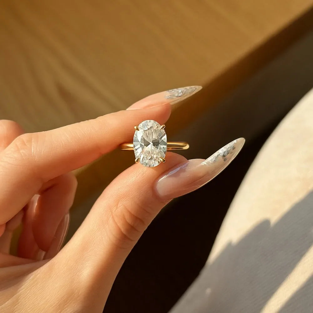 2026 New Personalized Fashion Oval Diamond Ring, Classic Four-claw Wedding Ring, Female Vera Lux