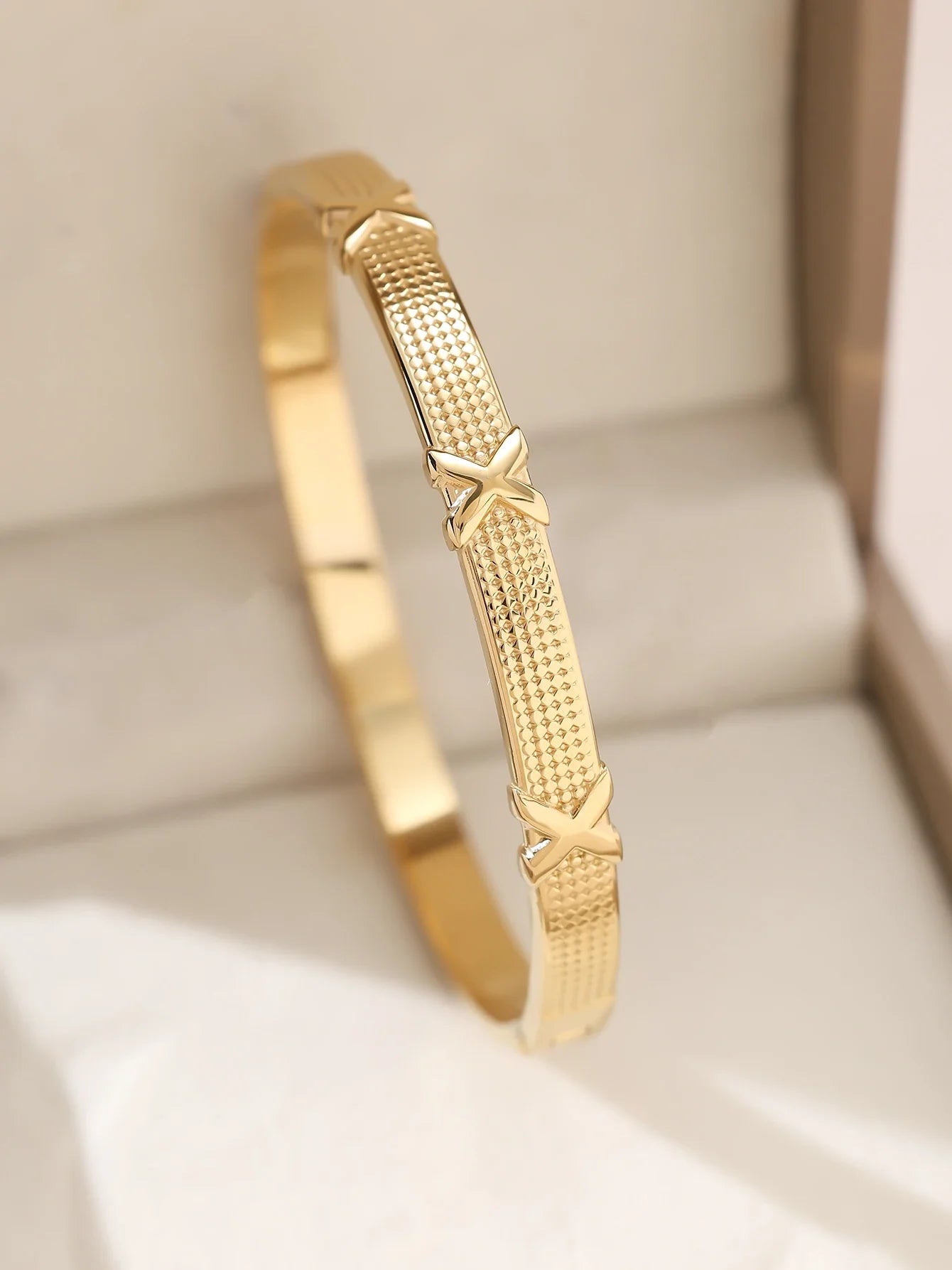 1pieces/set women's wedding jewelry party holiday Valentine's Day gift stainless steel bracelet plated with 18K gold bracelet Vera Lux