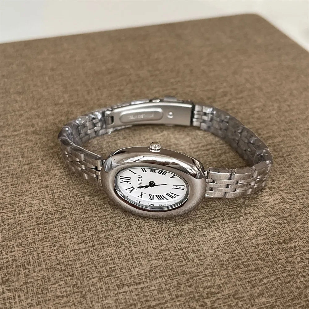Hot Sale Fashion Watch for Women Mid Ancient Style Oval Dial Small Gold Watch Adjustable Steel Strap Quartz Wristwatch Wholesale Vera Lux
