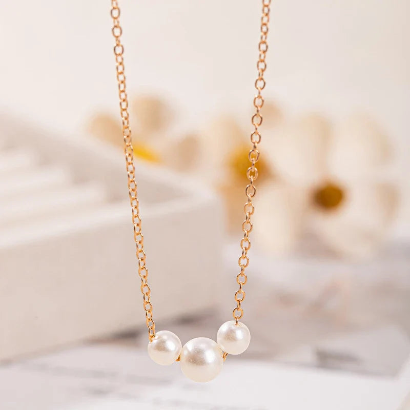 1Pcs Women's Gold Imitation Pearl Necklace Simple Luxurious Exquisite Gold Collarbone Chain Niche Style Daily Accessories Vera Lux