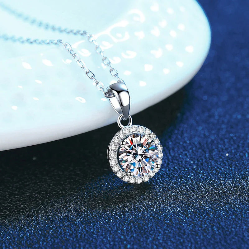 NeeTim 1 Carat Real Moissanite Pendant For Women Lab Diamond Necklace 925 Sterling Silver Fine Jewelry Girl Valentine's Day Gift Vera Lux