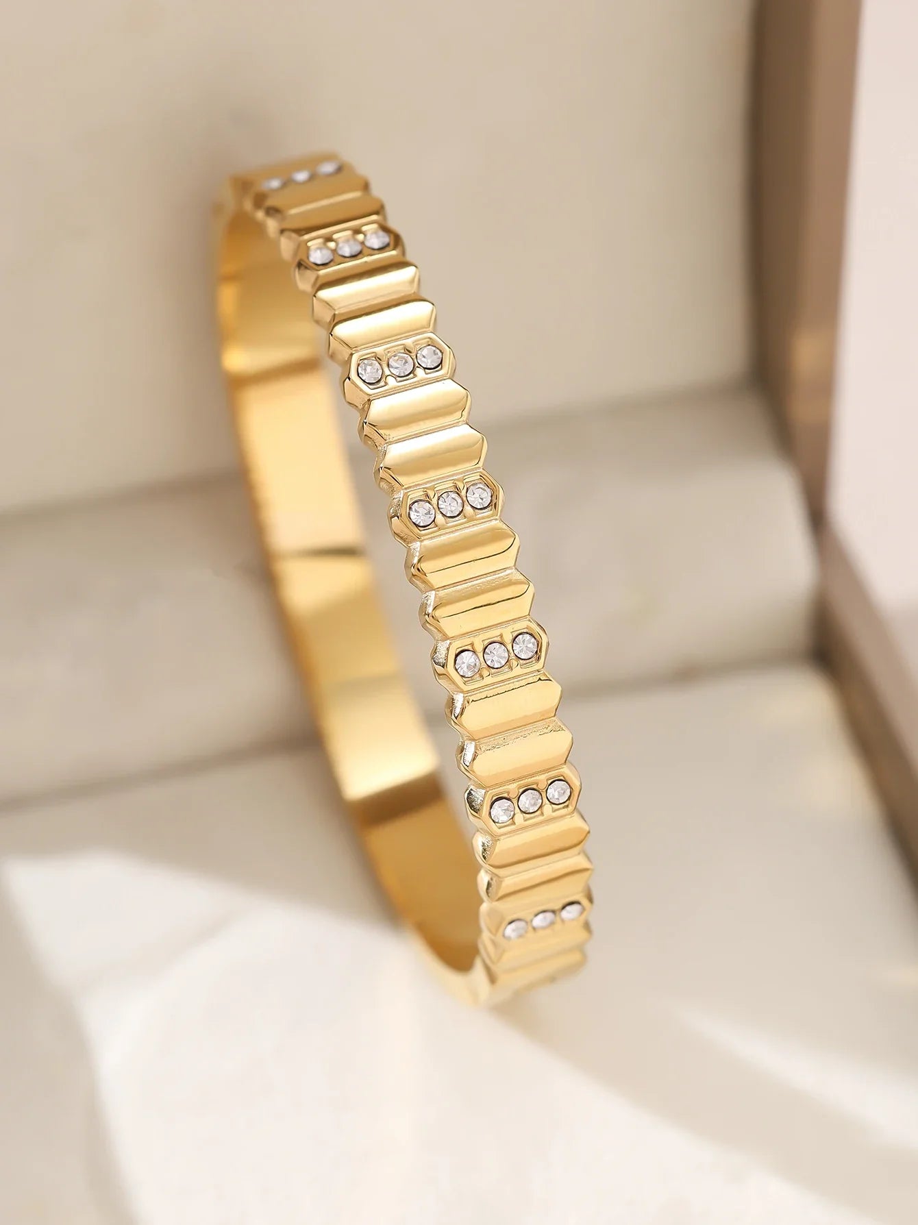 1pieces/set women's wedding jewelry party holiday Valentine's Day gift stainless steel bracelet plated with 18K gold bracelet Vera Lux