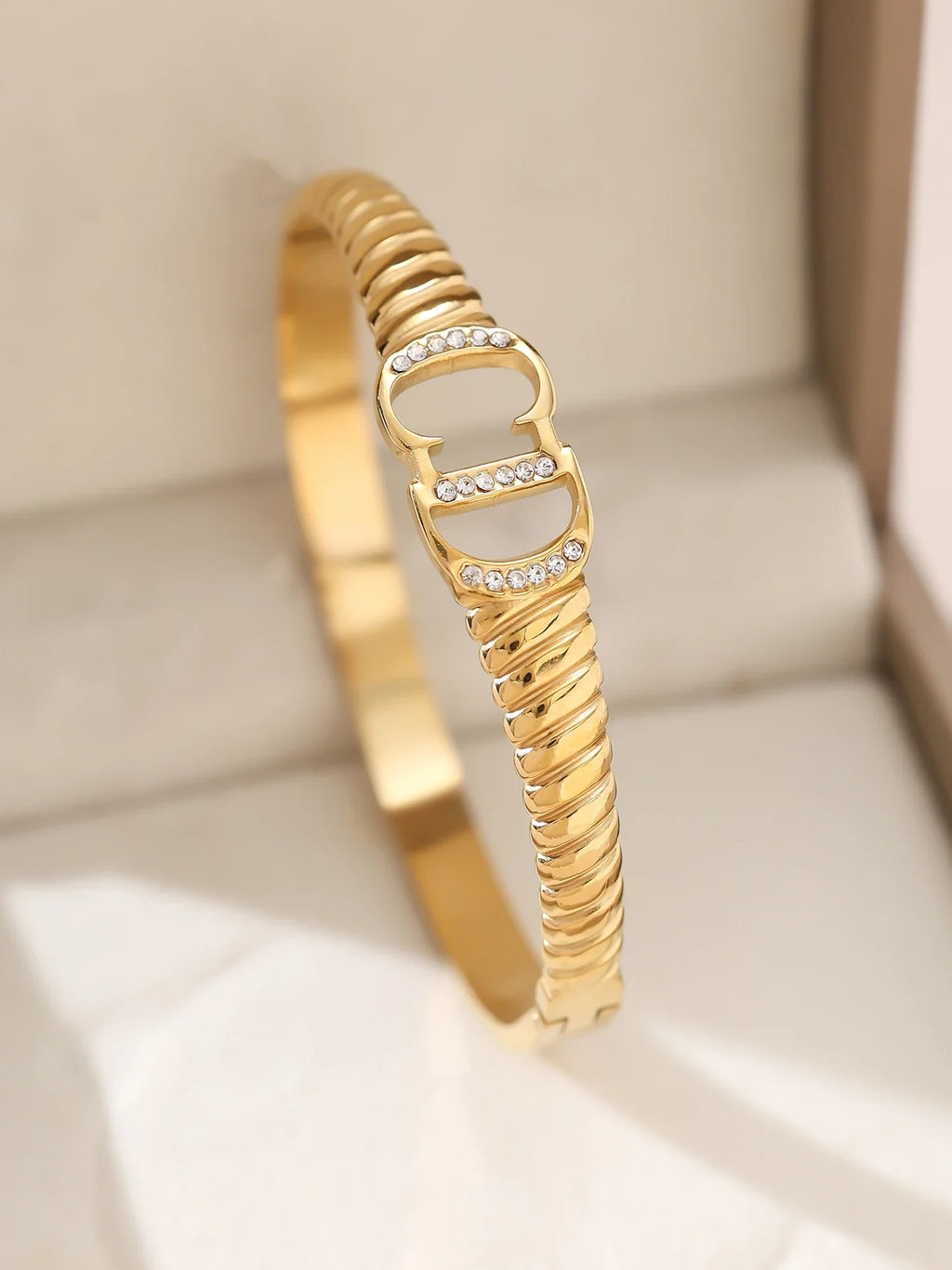 18K gold-plated stainless steel non fading gold bracelet - durable and fashionable jewelry accessory, suitable for holiday gifts Vera Lux