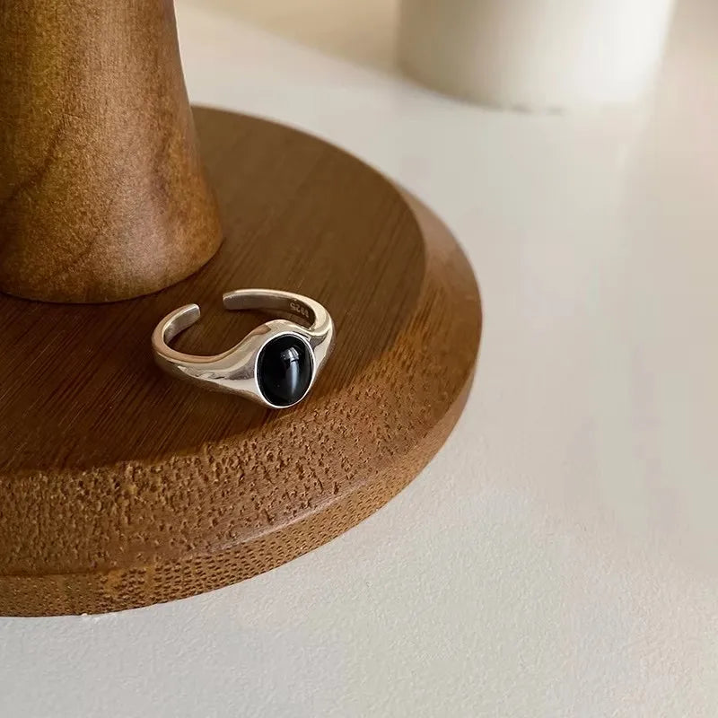 925 Sterling Silver Rings Fashion Hip Hop Vintage Couples Creative Black Stone Design Thai Silver Party Jewelry Birthday Gifts Vera Lux