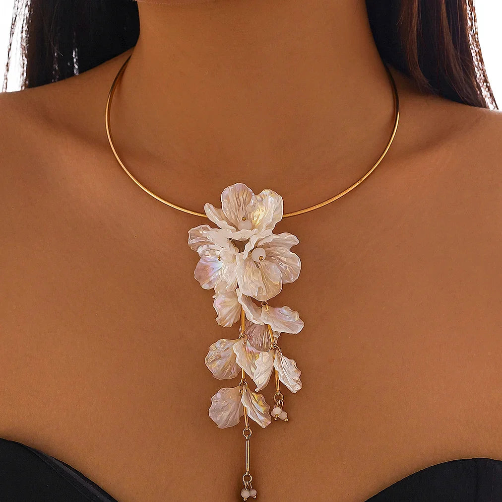 Ingemark Creative Punk Torques Chain Necklace Women Wed Bridal Elegant White Flower Hanging Drop Earrings Wed Bridal Jewelry Set Vera Lux