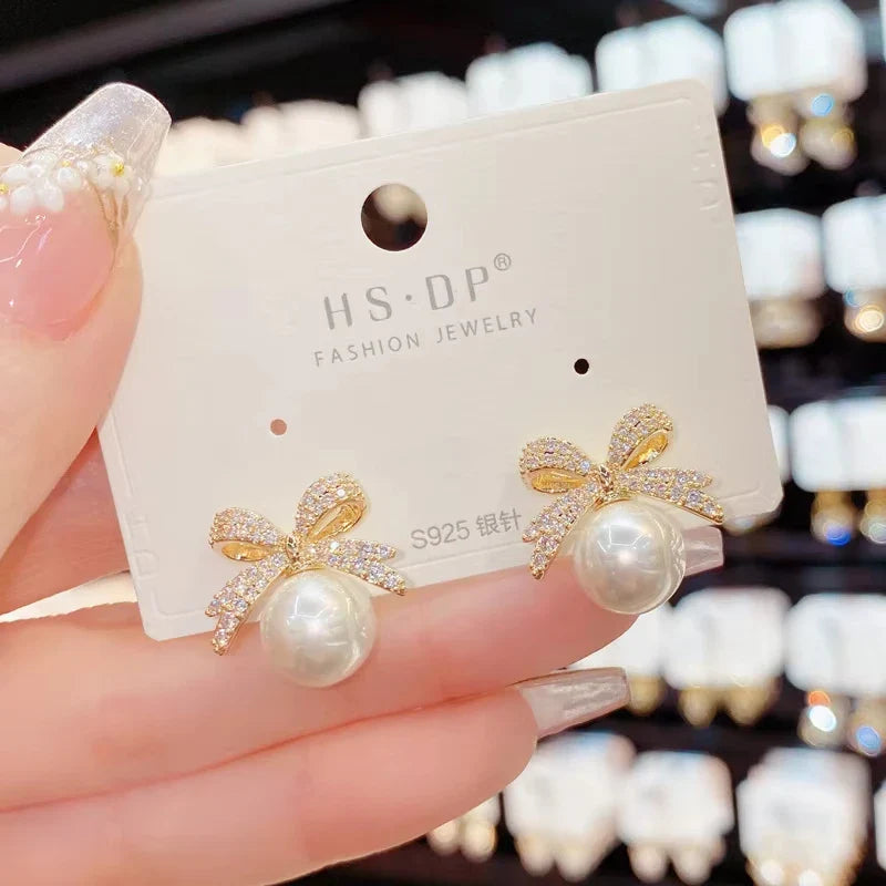 1par Micro Set Zircon Bow Pearl Pendant Earrings 2025 New Design Jewelry For Womens and Girls Fashion Ear Accessories Vera Lux