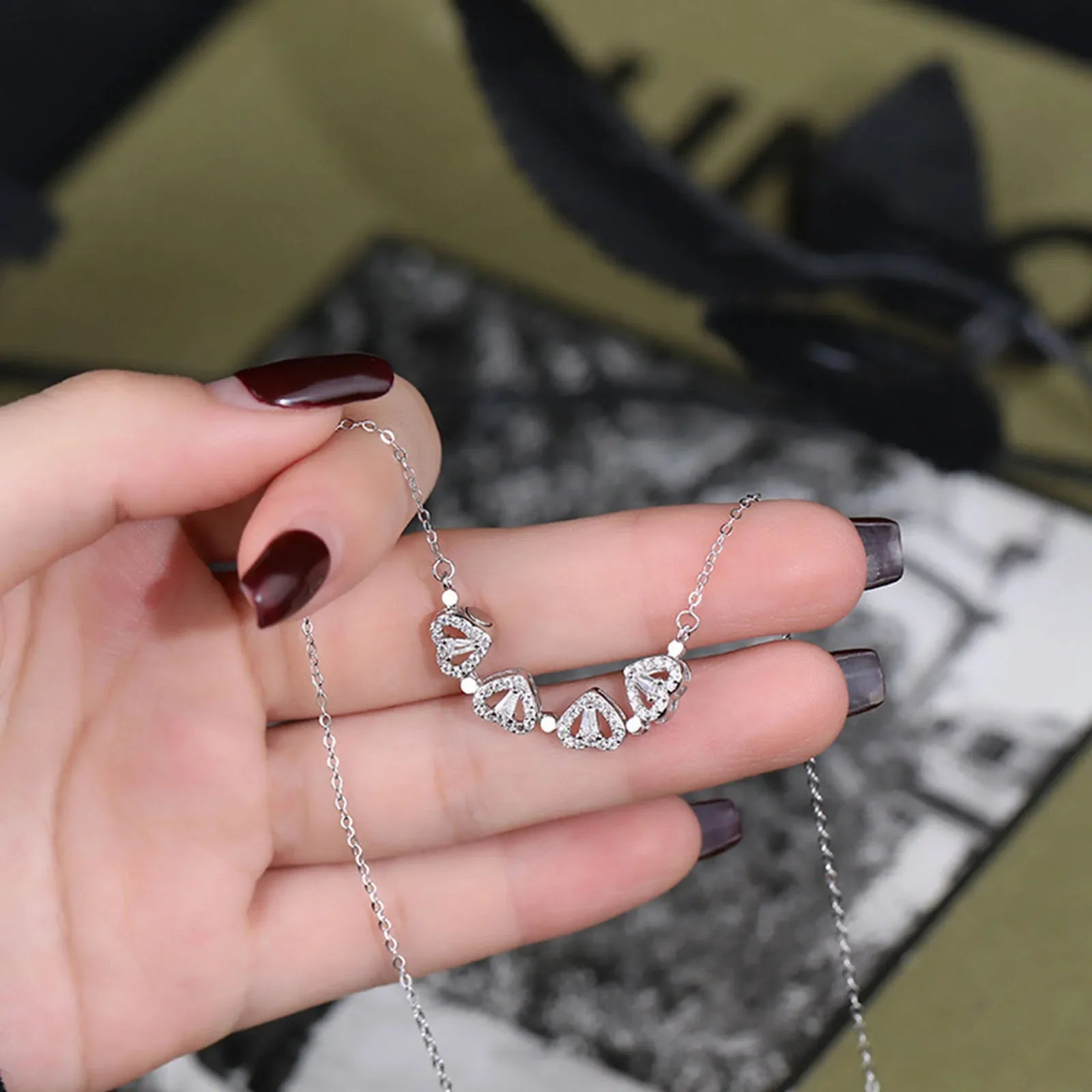 1pc Heart Shaped Four Leaf Clover Pendant Necklace Jewelry Zircon Women Love Clavicle Chain Gifts Openable ChokerJewelry Vera Lux