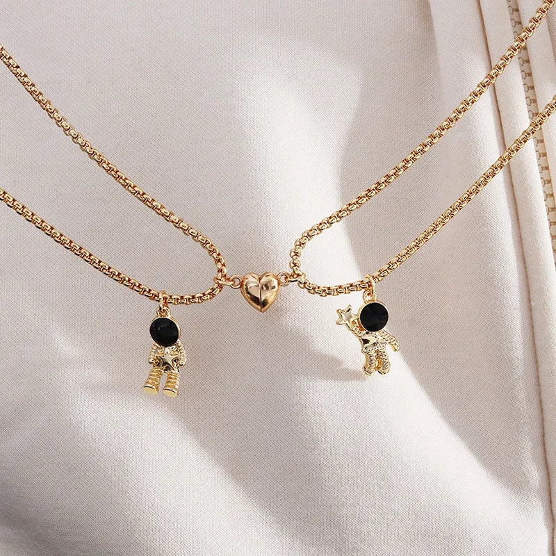 Fashion Spaceman Magnetic Attraction Couple Necklaces Friendship Jewelry Astronaut Magnet Lovers Necklace for Women Men Gift Vera Lux