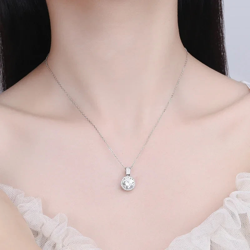 NeeTim 2Carat Moissanite Necklace For Women 100% Sterling S925 Silver With White Gold Plated Lab Diamond Jewelry Wedding Pendant Vera Lux
