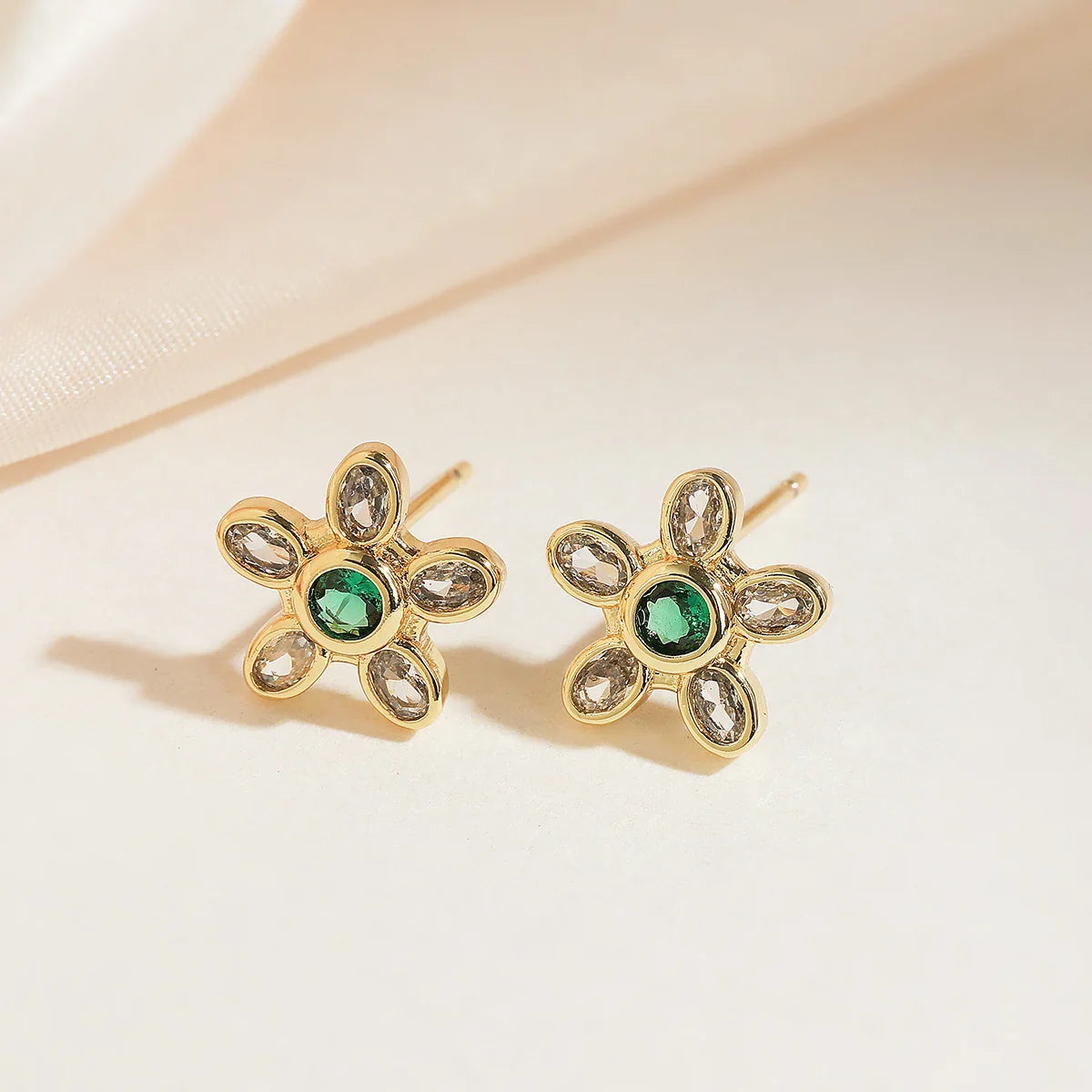 NEWBUY Delicate Gold Color Cute Flower Stud Earrings For Women Pink Green White CZ Crystal Jewelry Femme Bijoux Vera Lux
