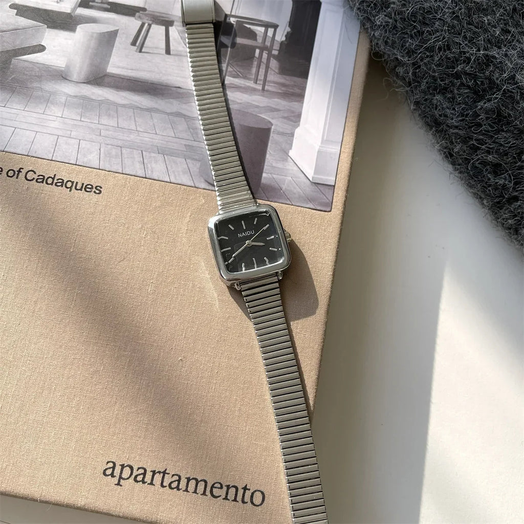 Brand Simple Quartz Watch for Women Retro Luxury Gift Ladies Watches Small Dial Adjustable Stainless Steel Strap Wristwatches Vera Lux