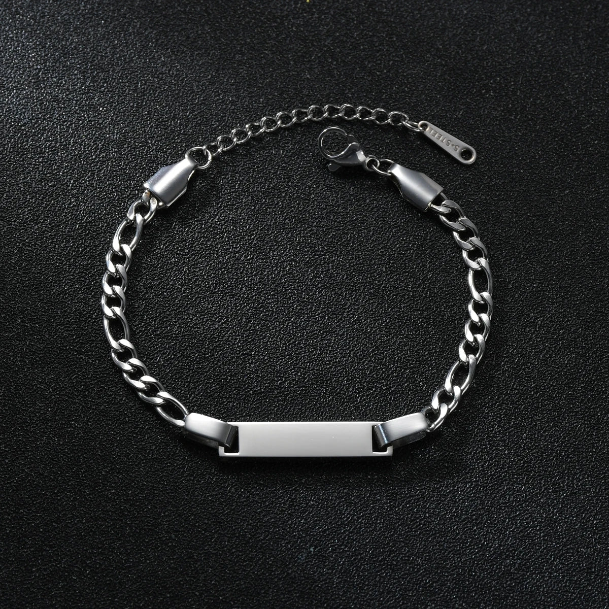 Akizoom Punk Engrave Name Custom Bracelets Gold Color Stainless Steel Thick Hand Chain Customized Couple Men Women Jewelry Gift Vera Lux