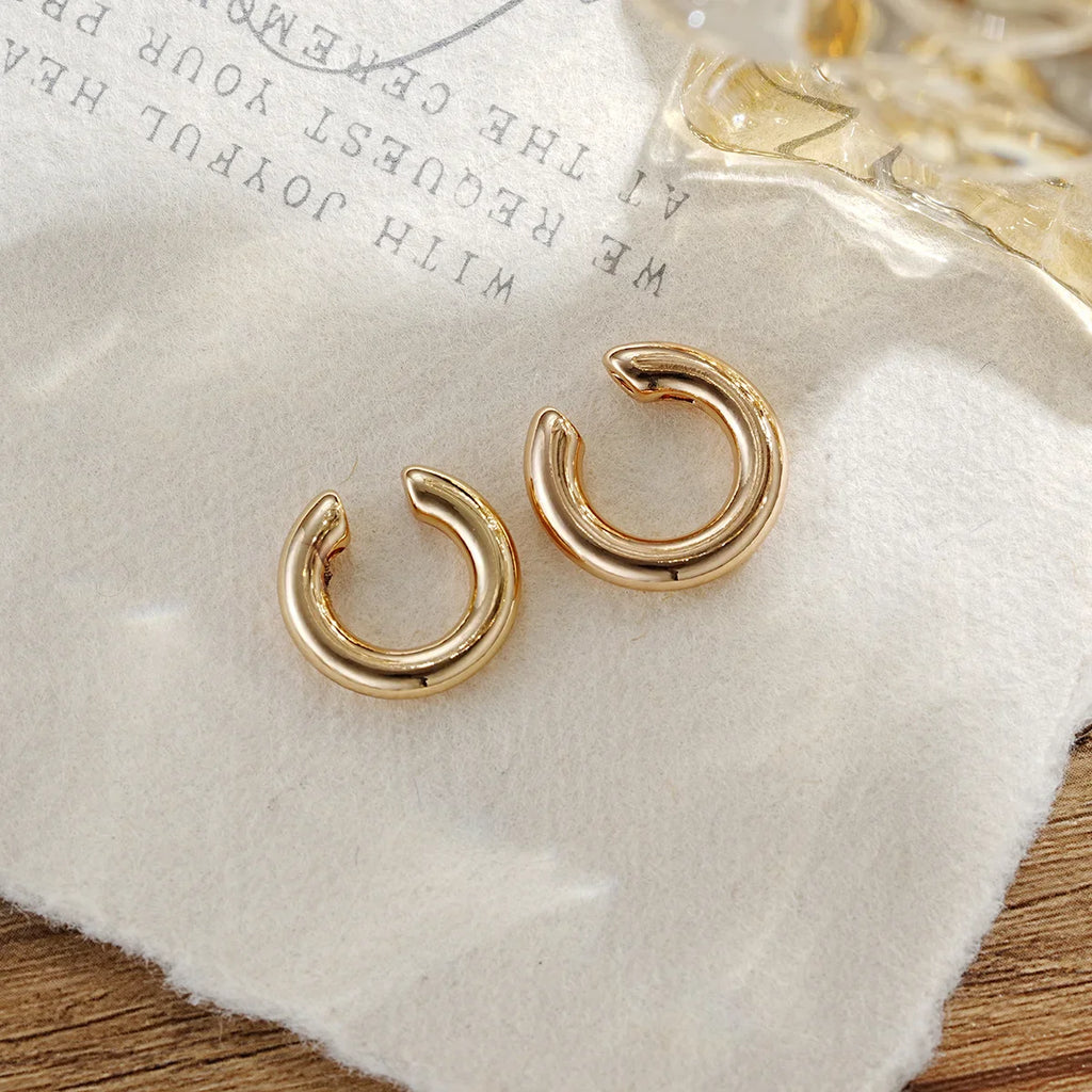 Fashion Smooth Circle C Shape Clip Earrings For Women Lightweight Non-Piercing Cartilage Ear Cuff Daily Wear Jewelry Gifts 2025 Vera Lux