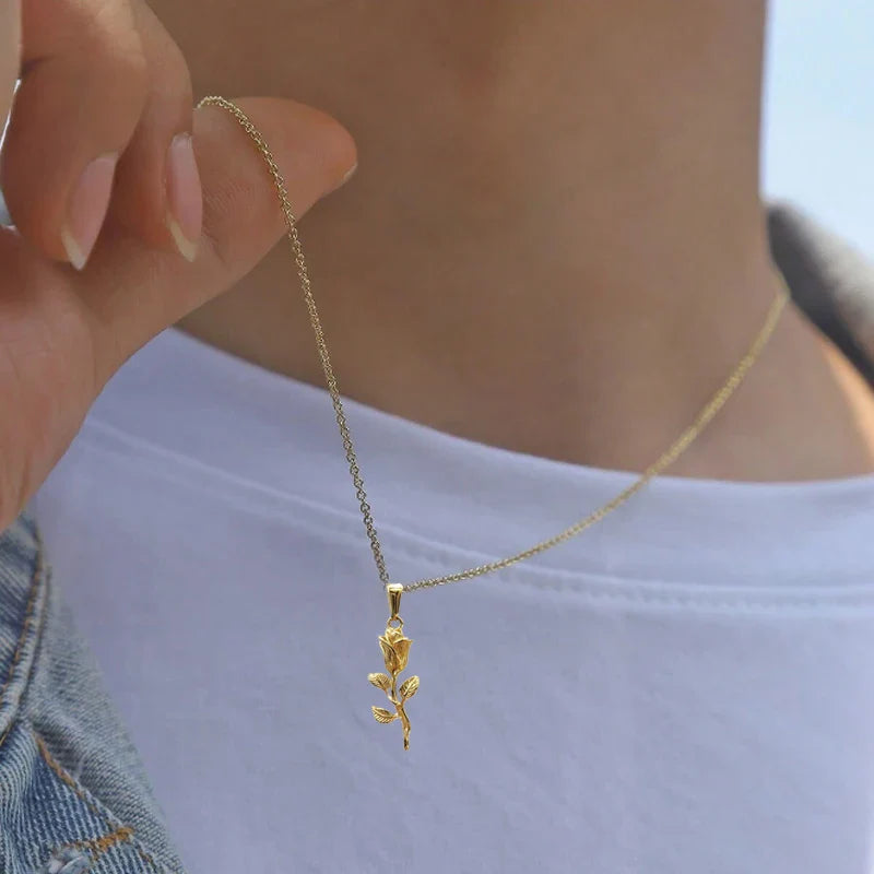 New Gold Plated Rose Flower Pendant Necklace Simple Vintage Clavicle Chain Stainless Steel Necklace for Men Women Jewelry Gifts Vera Lux